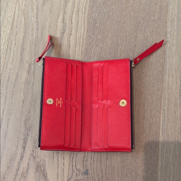 Louis Vuitton Monogram Women's Clutch - Picture 3 of 8